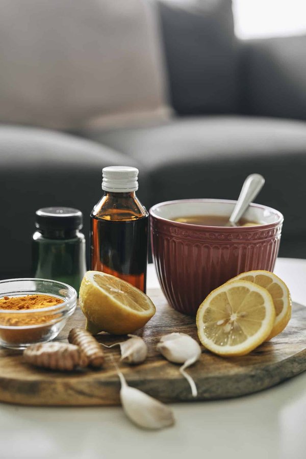 Comment transformer un balcon en jardin suspendu pour des légumes et des herbes sans utiliser de terre ?